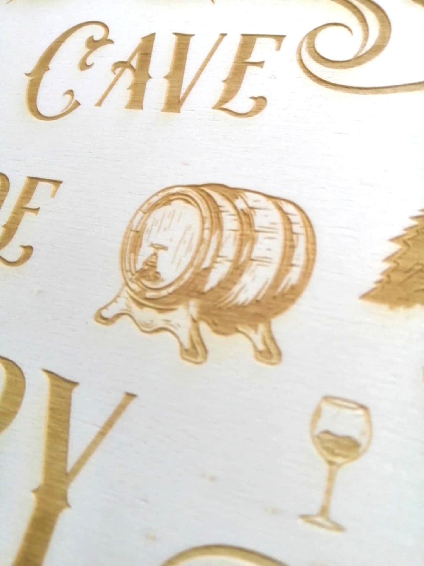 Plaque bois pour cave à vin - gravure personnalisée et artisanale