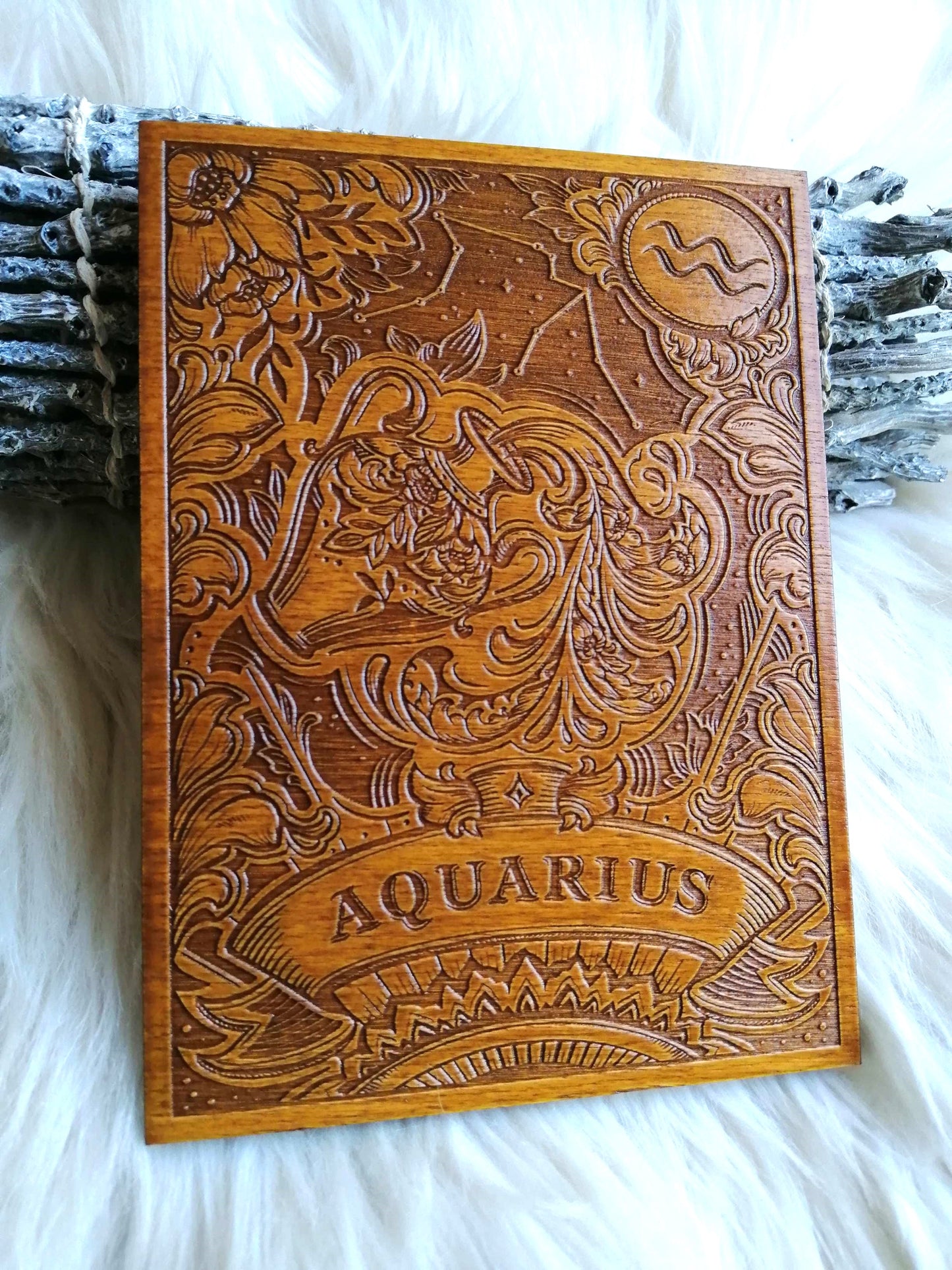 ♒ Signe du Zodiaque – Gravure Artisanale en Bois, Décoration Astrologique Unique