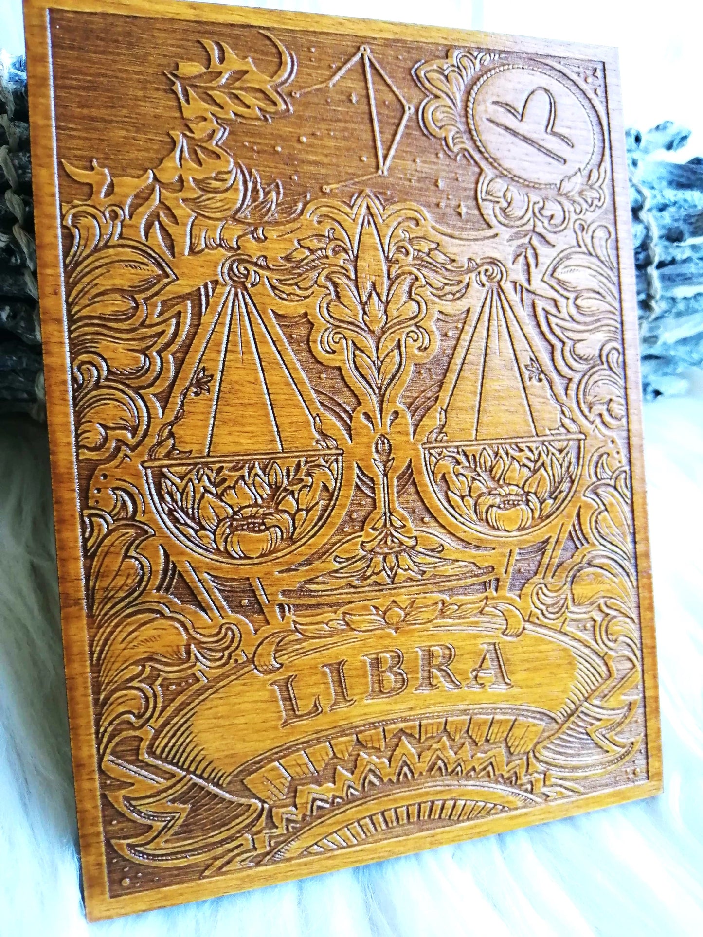 ♒ Signe du Zodiaque – Gravure Artisanale en Bois, Décoration Astrologique Unique