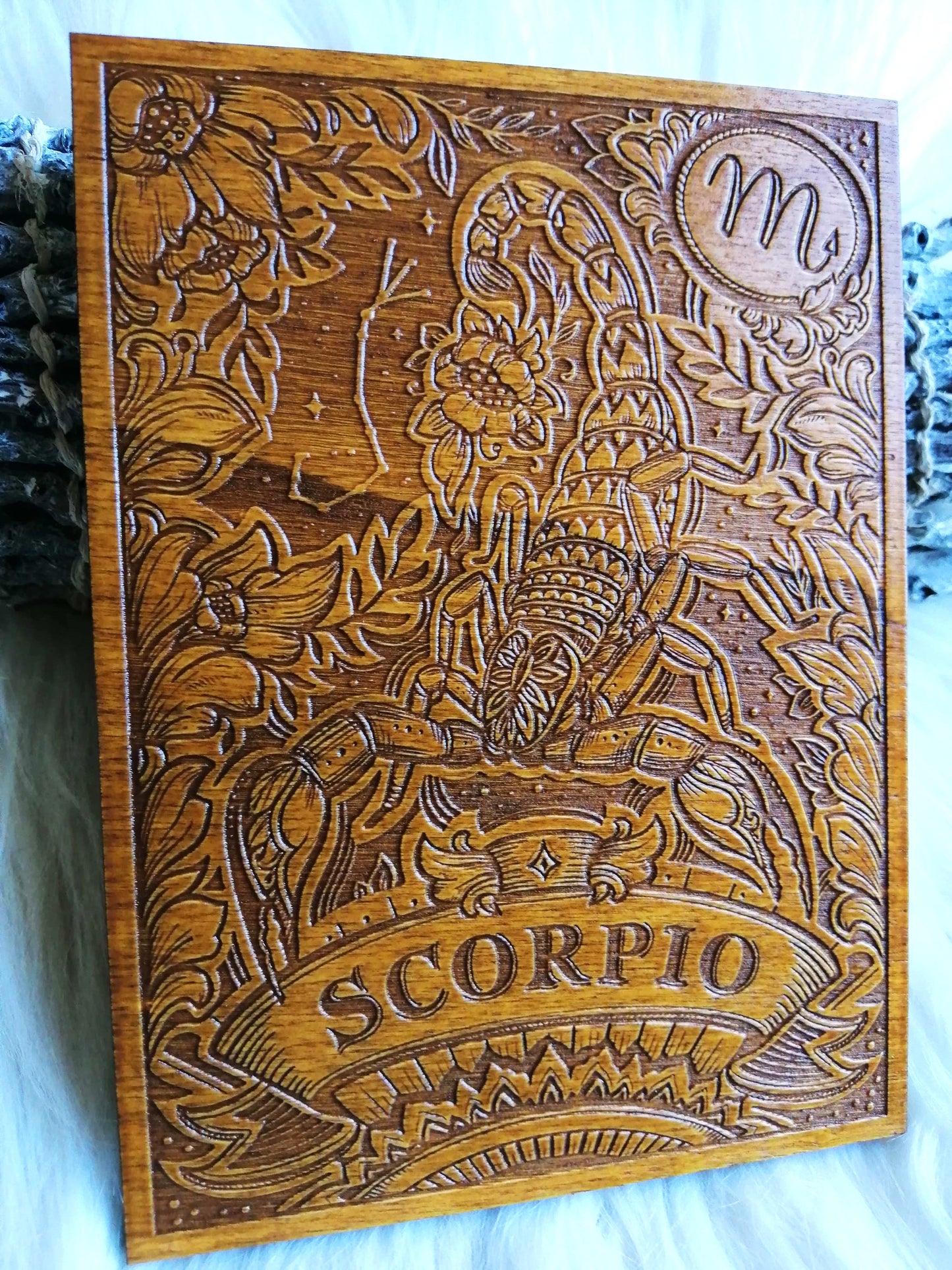 ♒ Signe du Zodiaque – Gravure Artisanale en Bois, Décoration Astrologique Unique