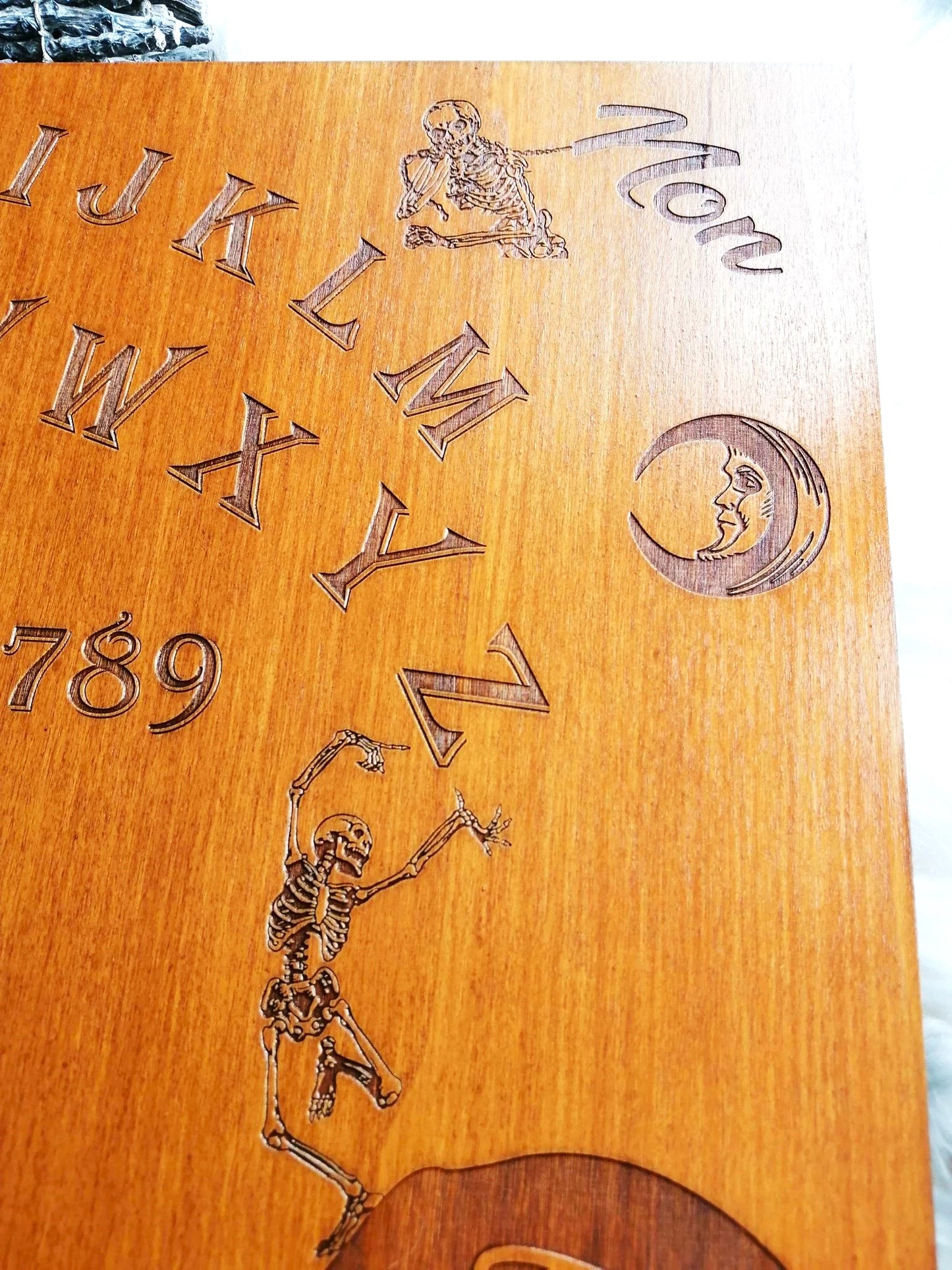 Planche Ouija La Reine Artisanale - Grand Format en Bois, Décoration Ésotérique et Divination Mystique
