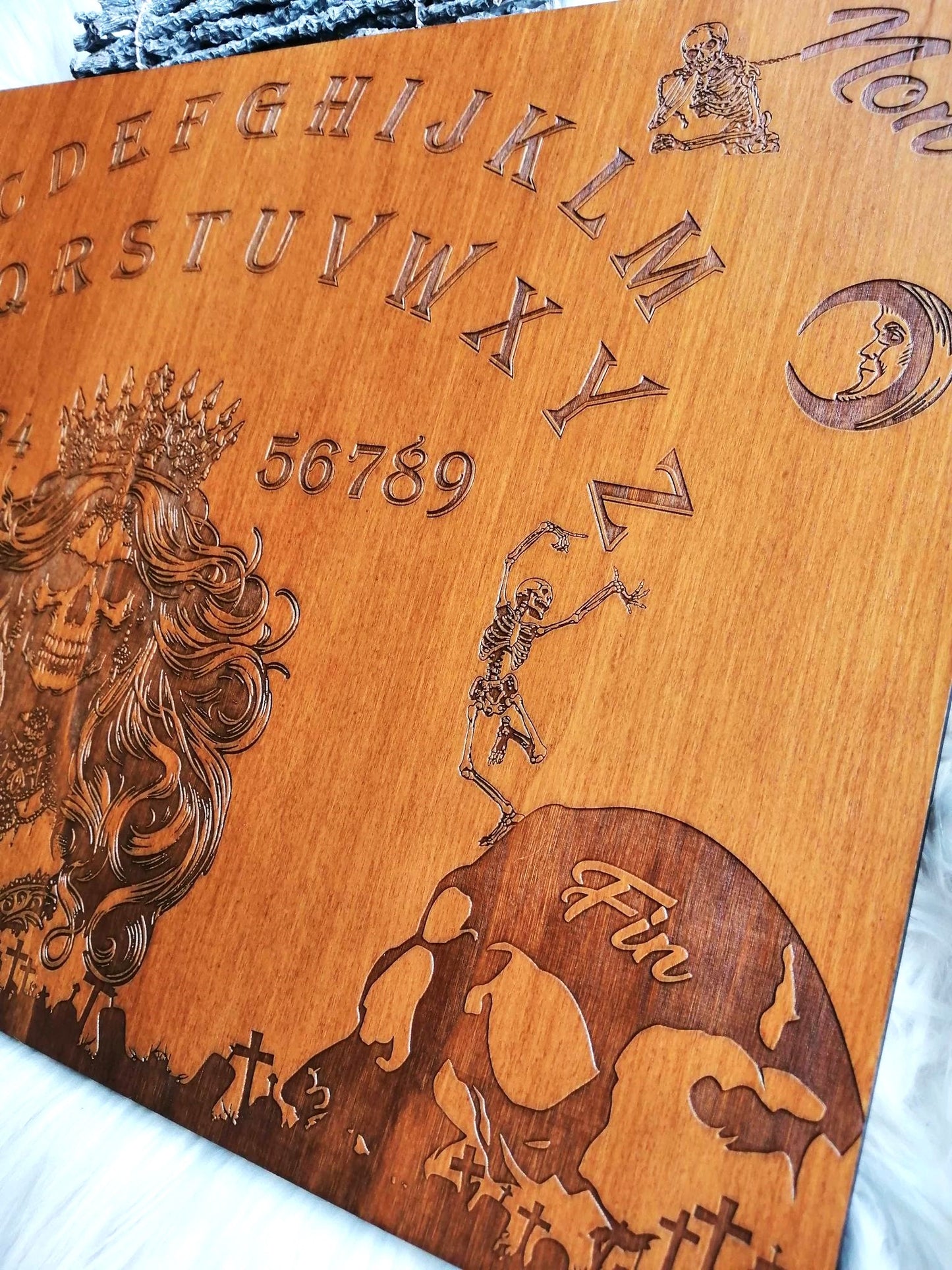 Planche Ouija La Reine Artisanale - Grand Format en Bois, Décoration Ésotérique et Divination Mystique