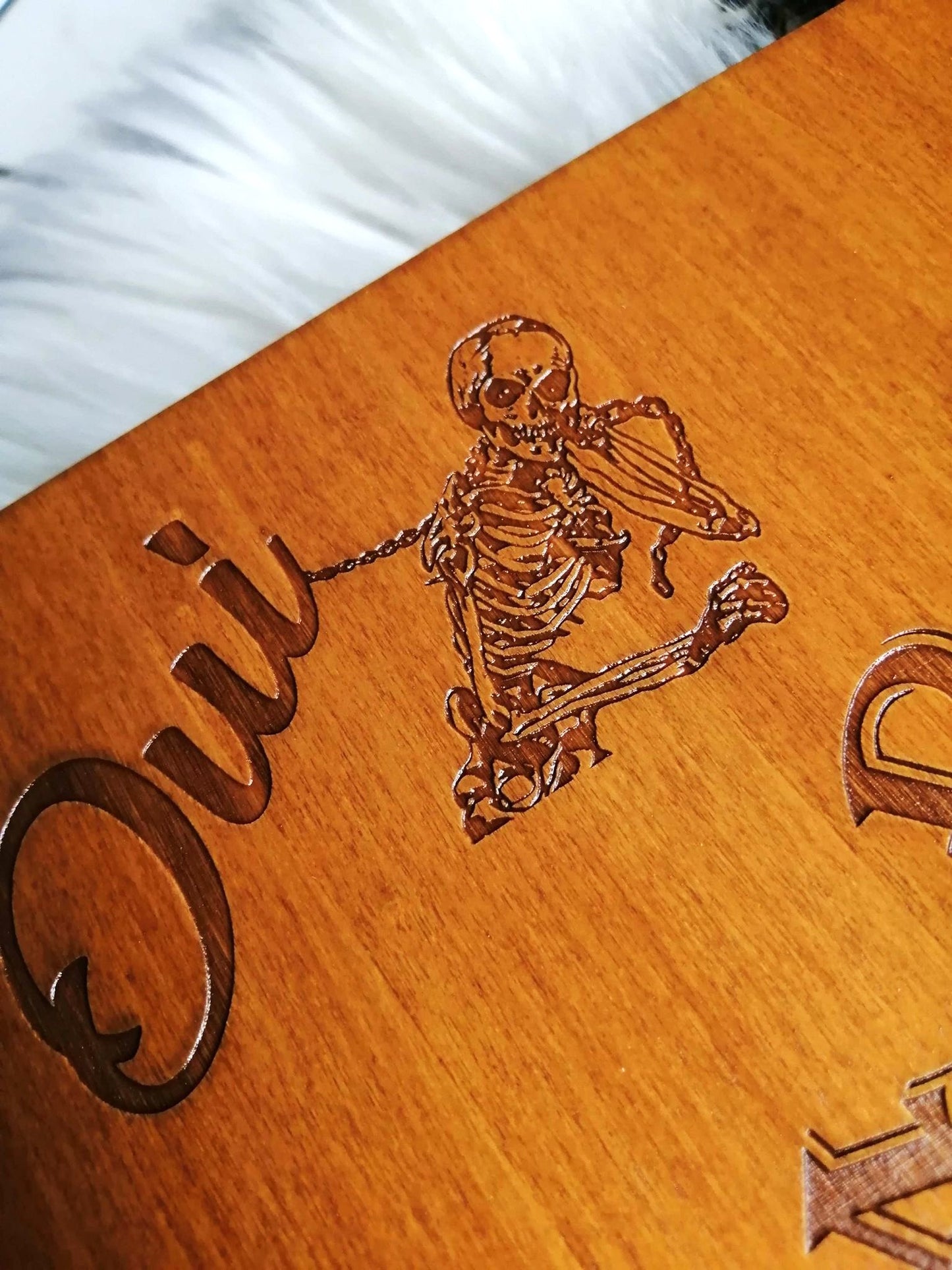 Planche Ouija La Reine Artisanale - Grand Format en Bois, Décoration Ésotérique et Divination Mystique