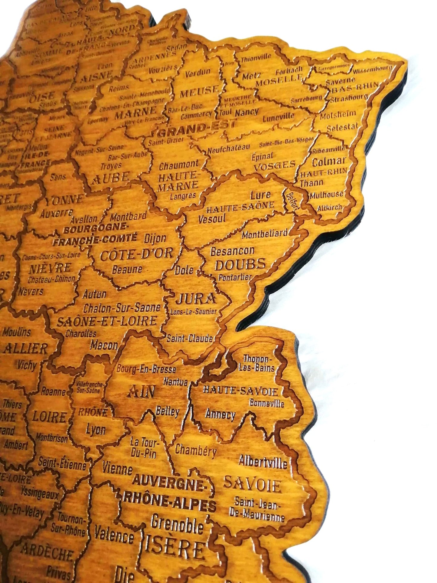 Carte de France en Gravure sur Bois - Décoration Artisanale Unique, Accessoire Rustique pour Votre Intérieur