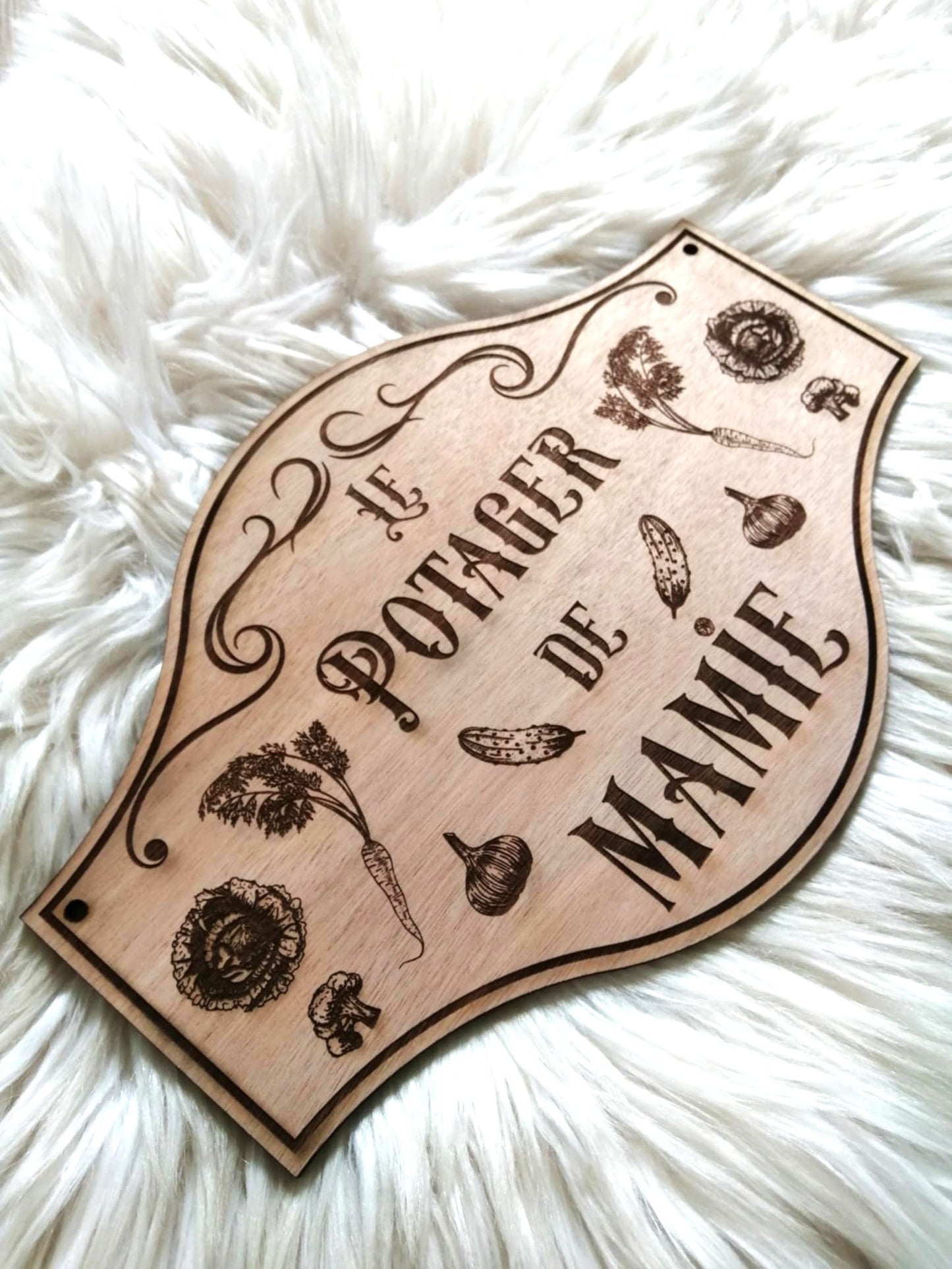 Détail de la gravure bois pour jardin Mamie
