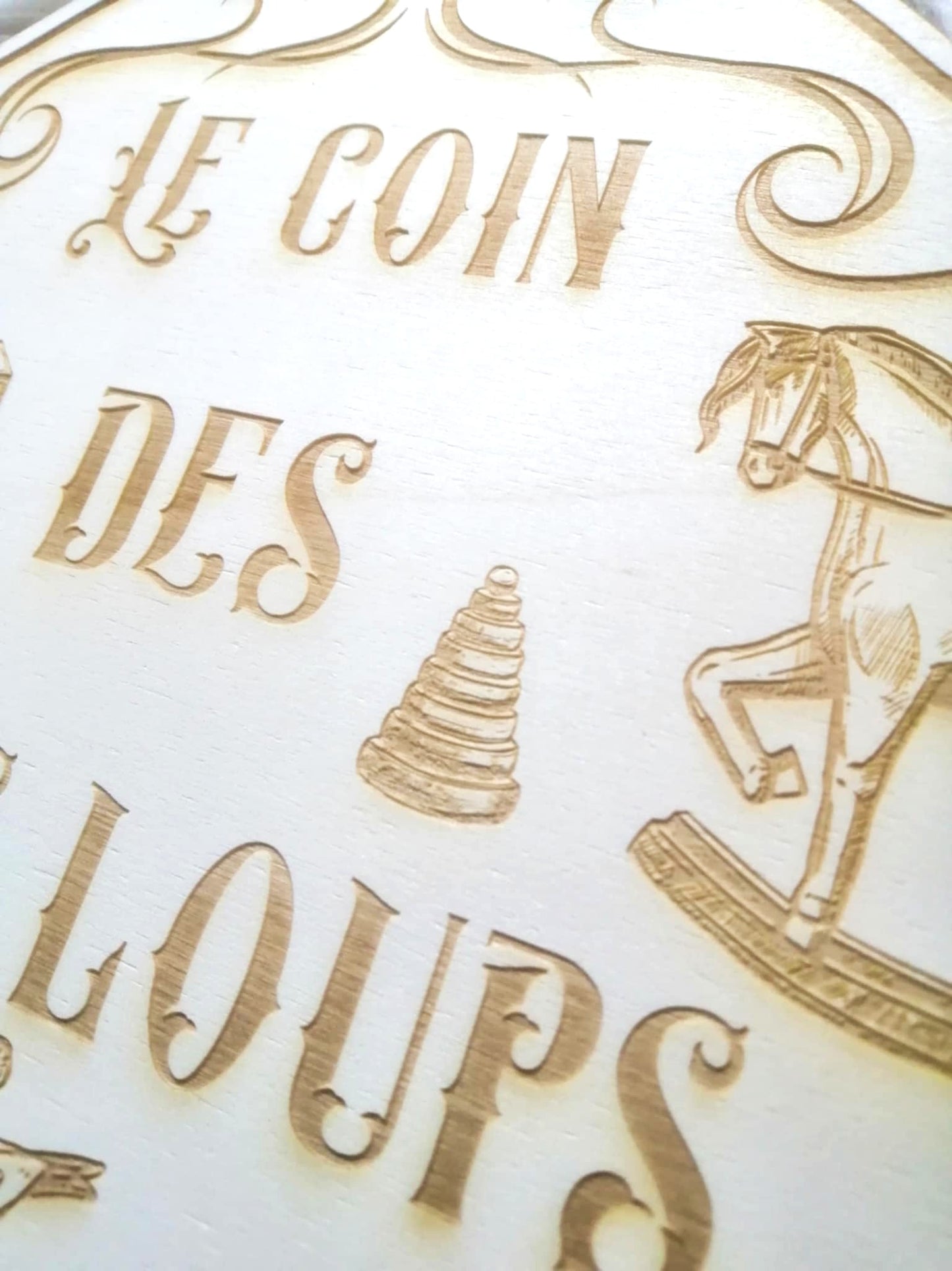 Plaque personnalisée en bois gravé "Le coin des p’tits loups" chambre enfant