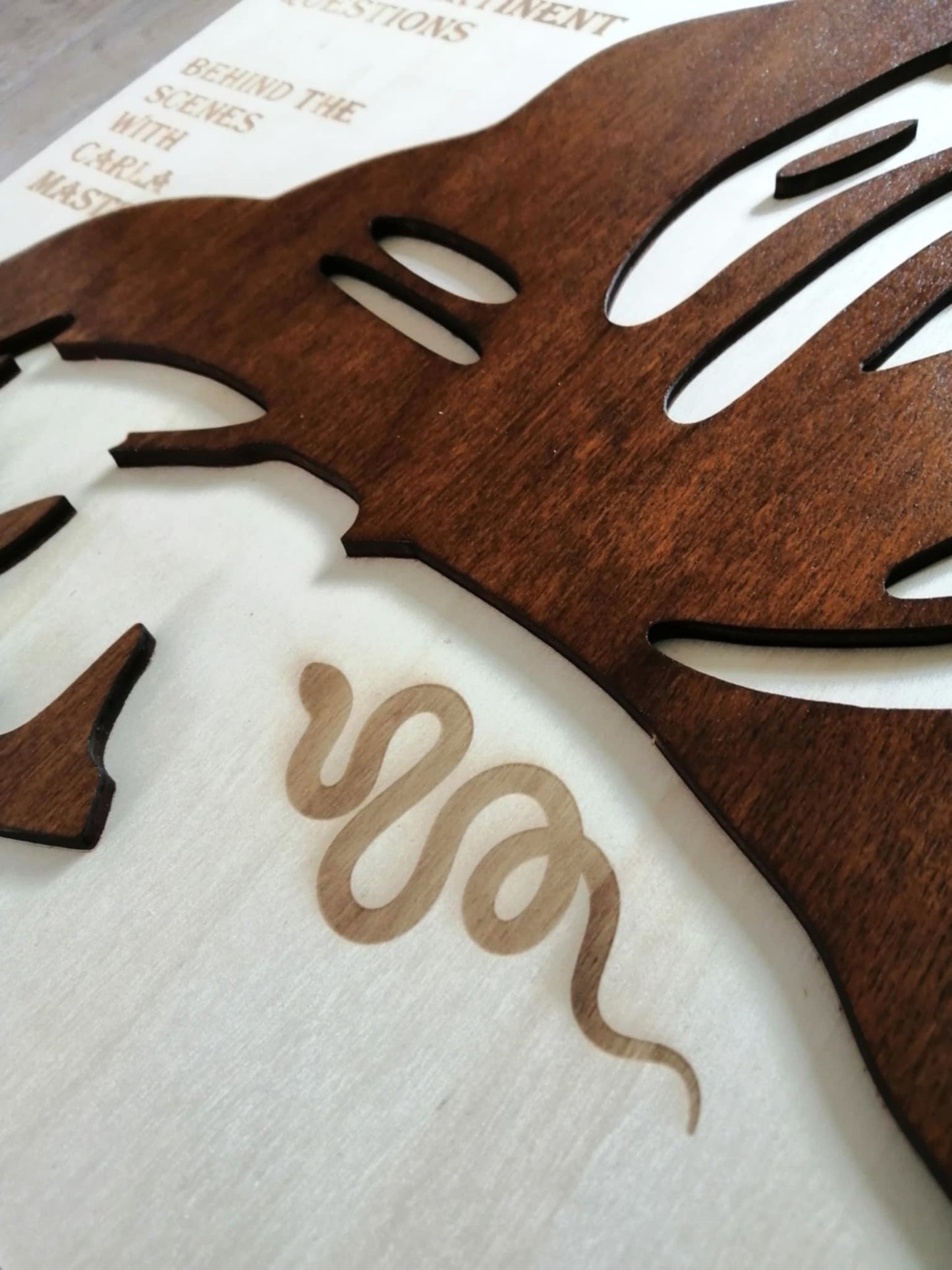 Pièce artistique en bois inspirée de la Joconde, fabrication française