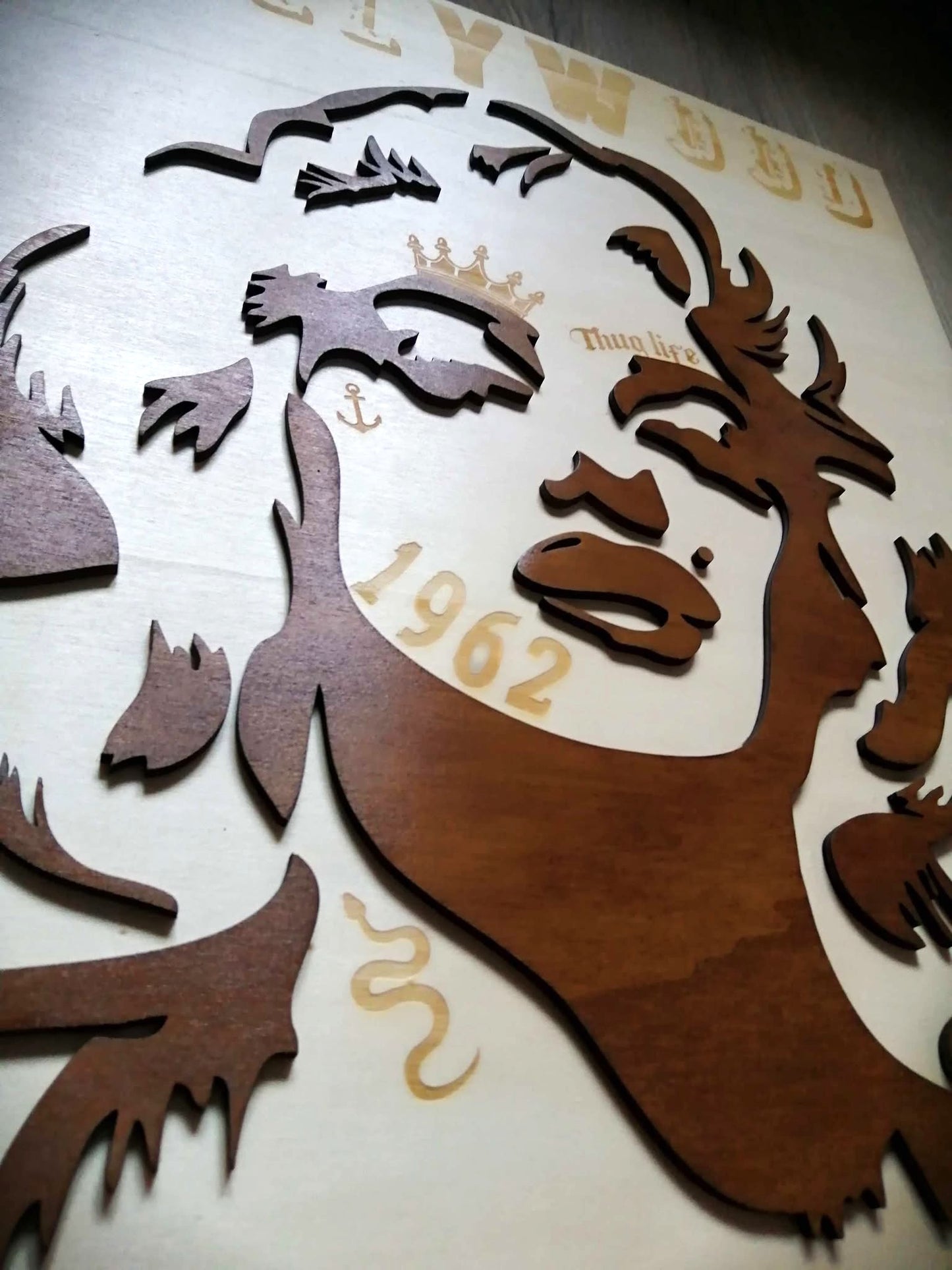 Tableau gravé en bois de Marilyn Monroe - Idéal pour une déco murale moderne et élégante dans un salon ou une chambre