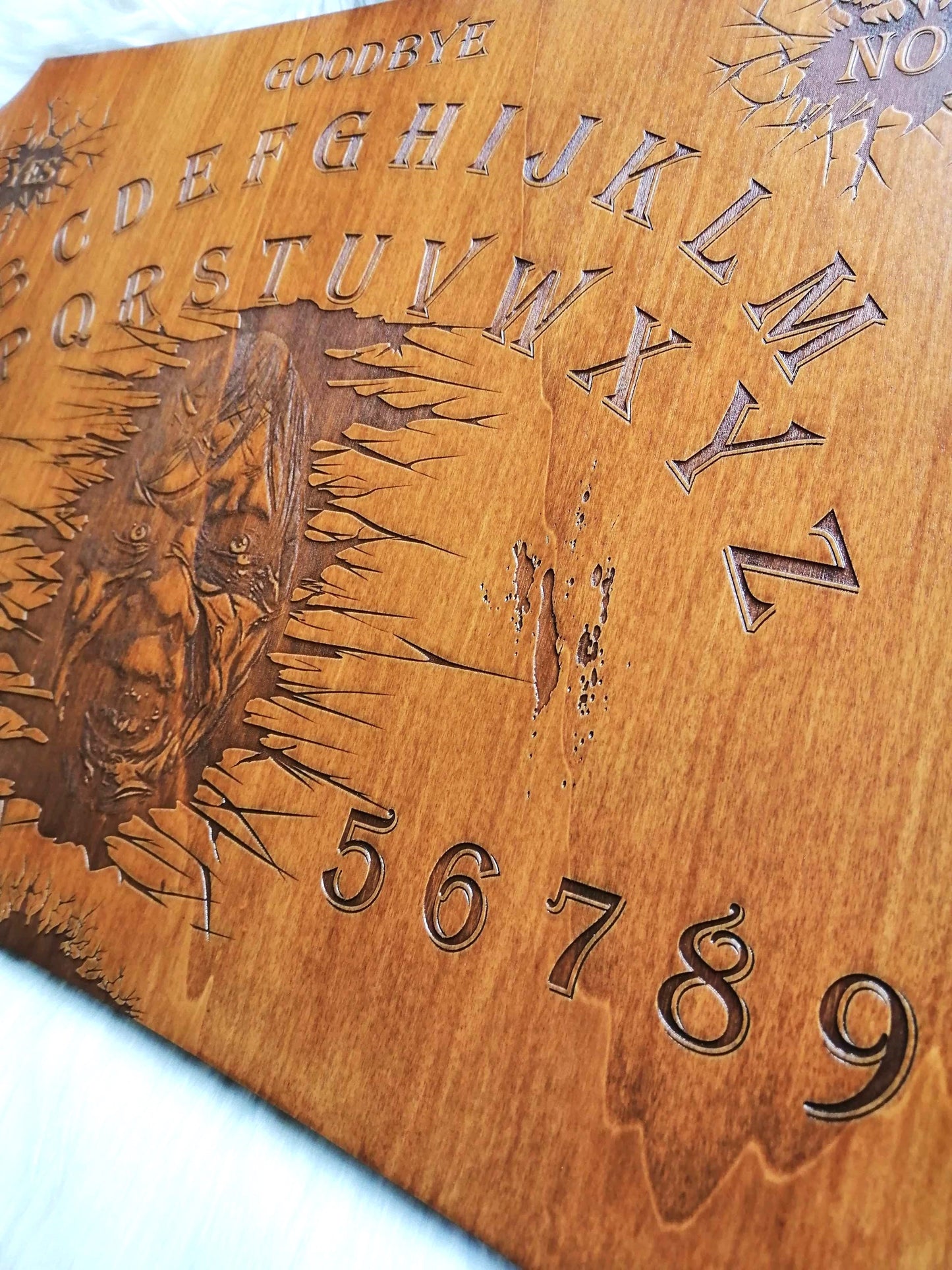 Planche Ouija L'Exorciste Artisanale - Grand Format en Bois, Divination et Décoration Ésotérique Mystique