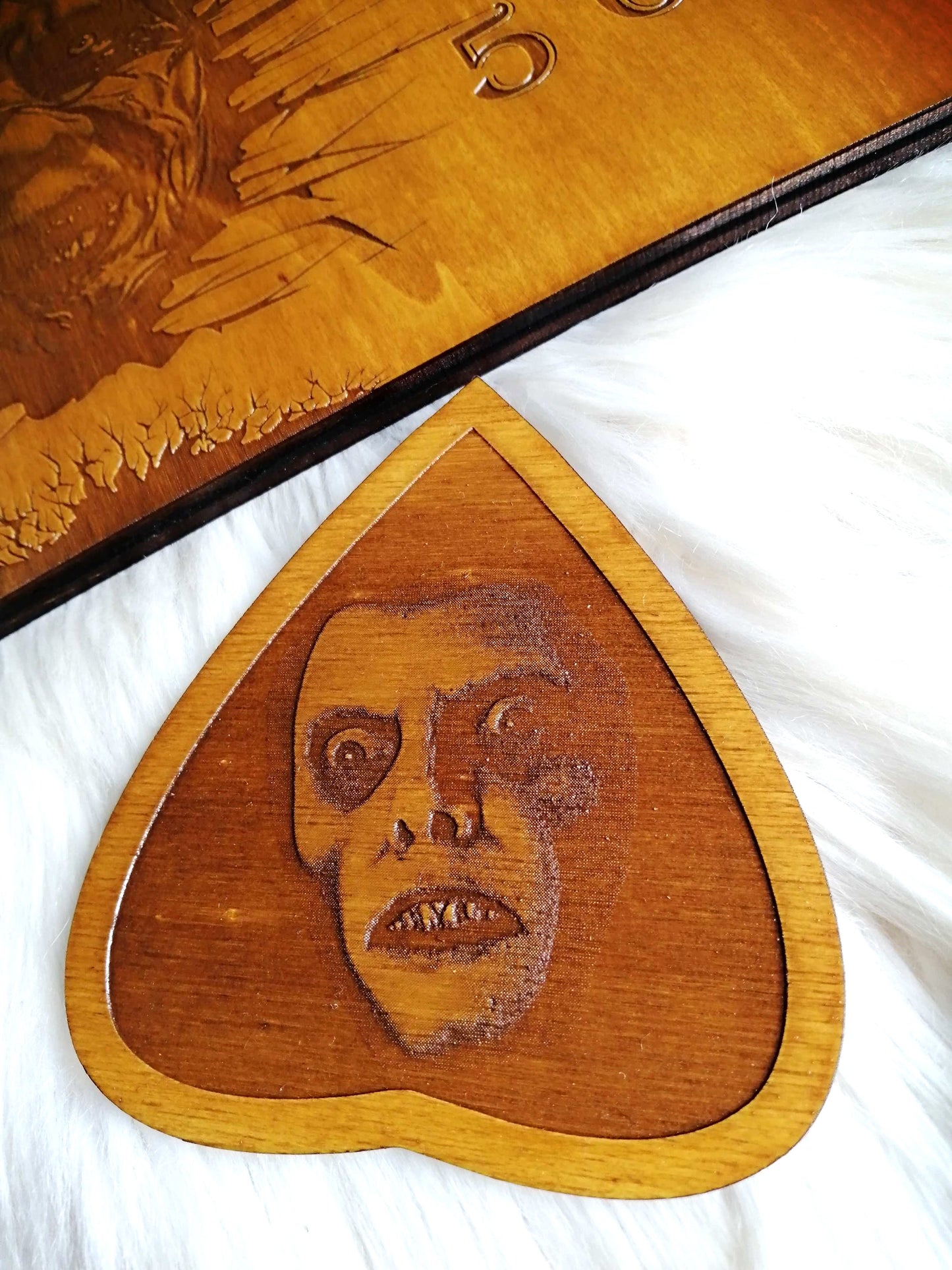 Planche Ouija L'Exorciste Artisanale - Grand Format en Bois, Divination et Décoration Ésotérique Mystique