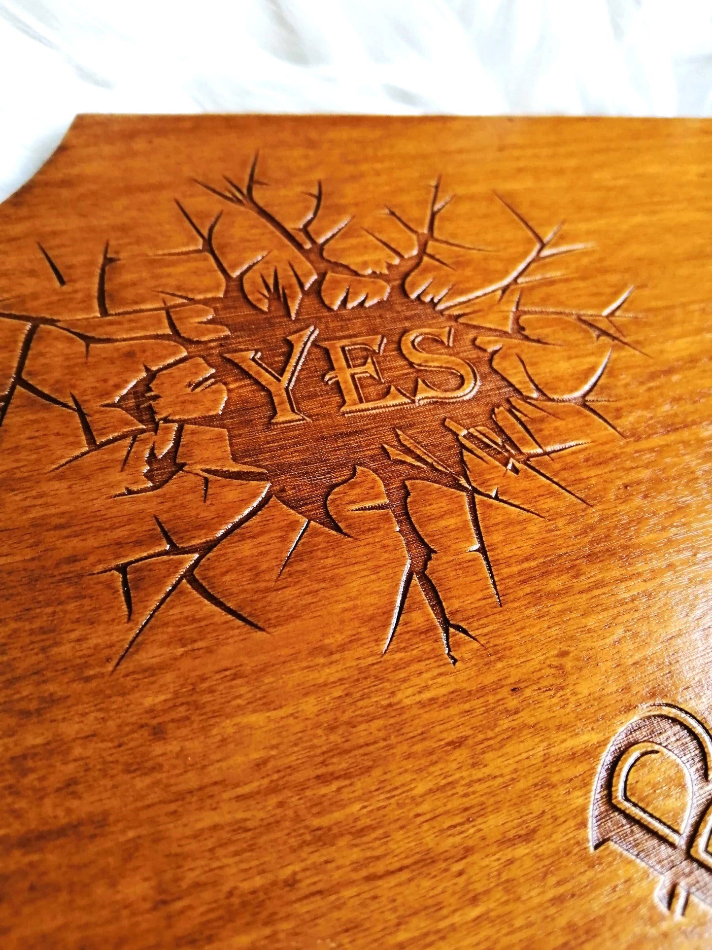 Planche Ouija 'I See You' Artisanale - Grand Format en Bois, Divination et Décoration Mystique Unique