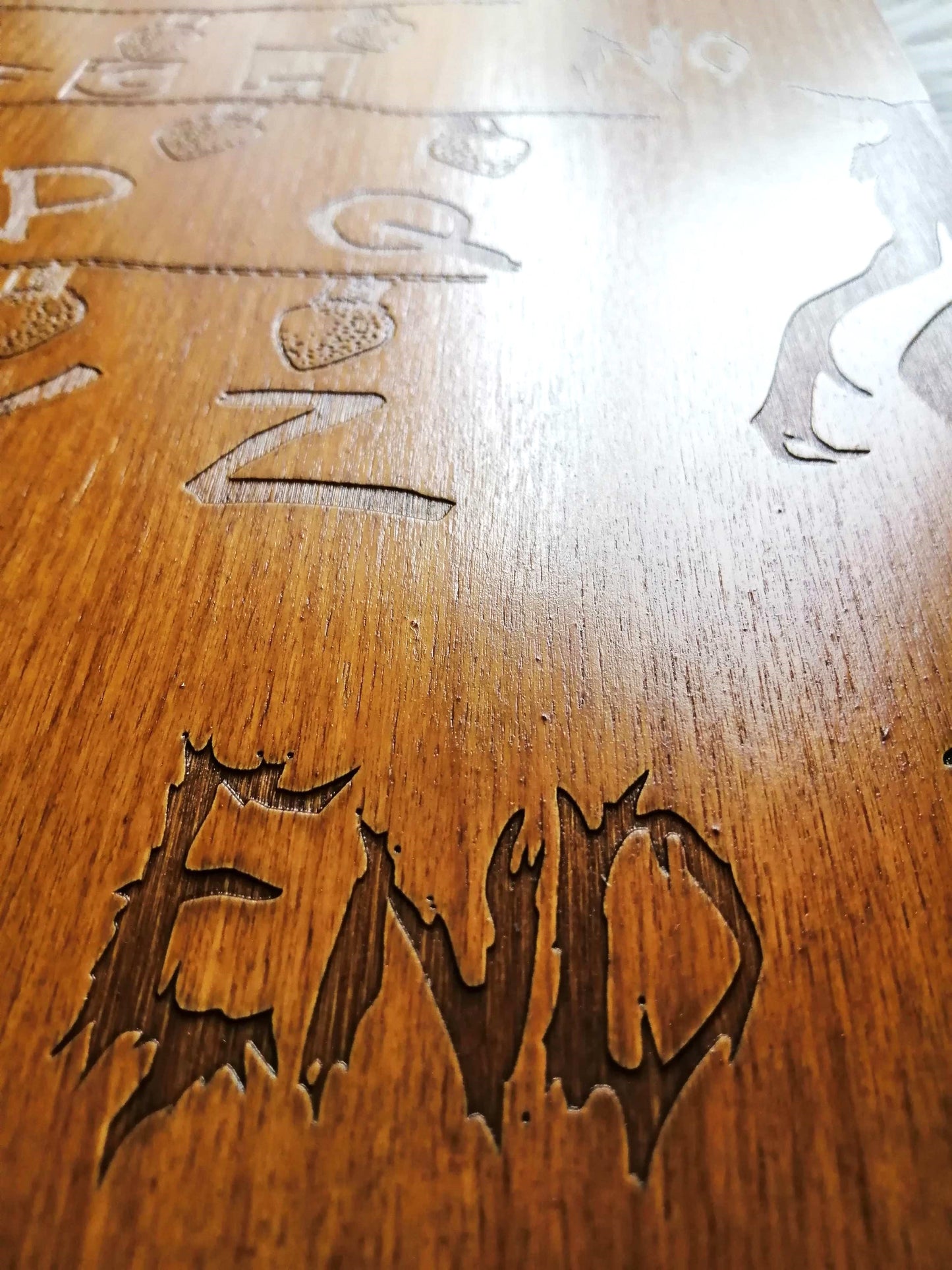 Planche Ouija Stranger Things Artisanale - Grand Format, Bois de Qualité, Divination et Décoration Mystique