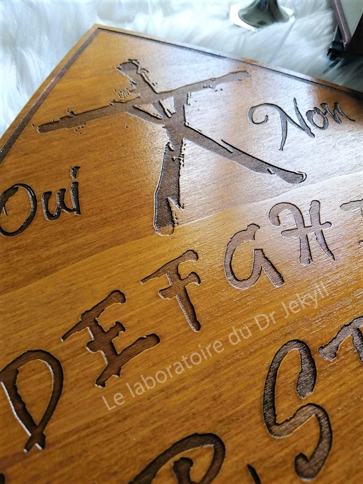 Planche Ouija The Witch – Le laboratoire du Dr Jekyll