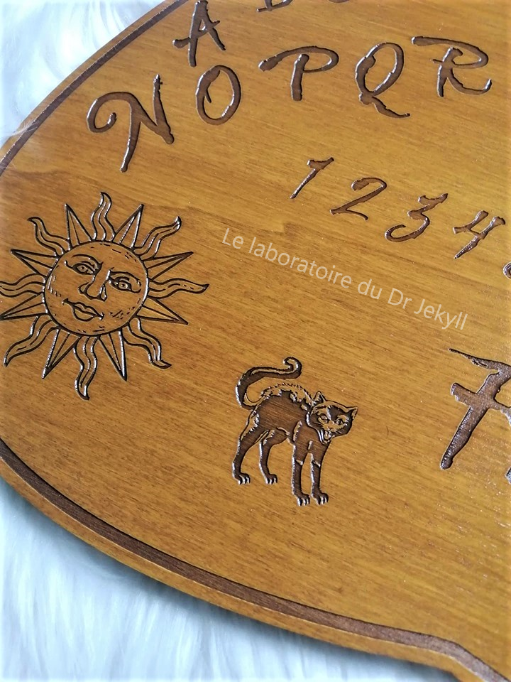 Planche Ouija The Witch Artisanale - Grand Format en Bois, Divination et Décoration Mystique Unique
