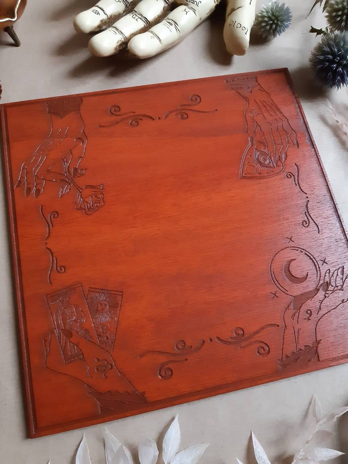 Planche de cartomancie Witch / Autel ésotérique