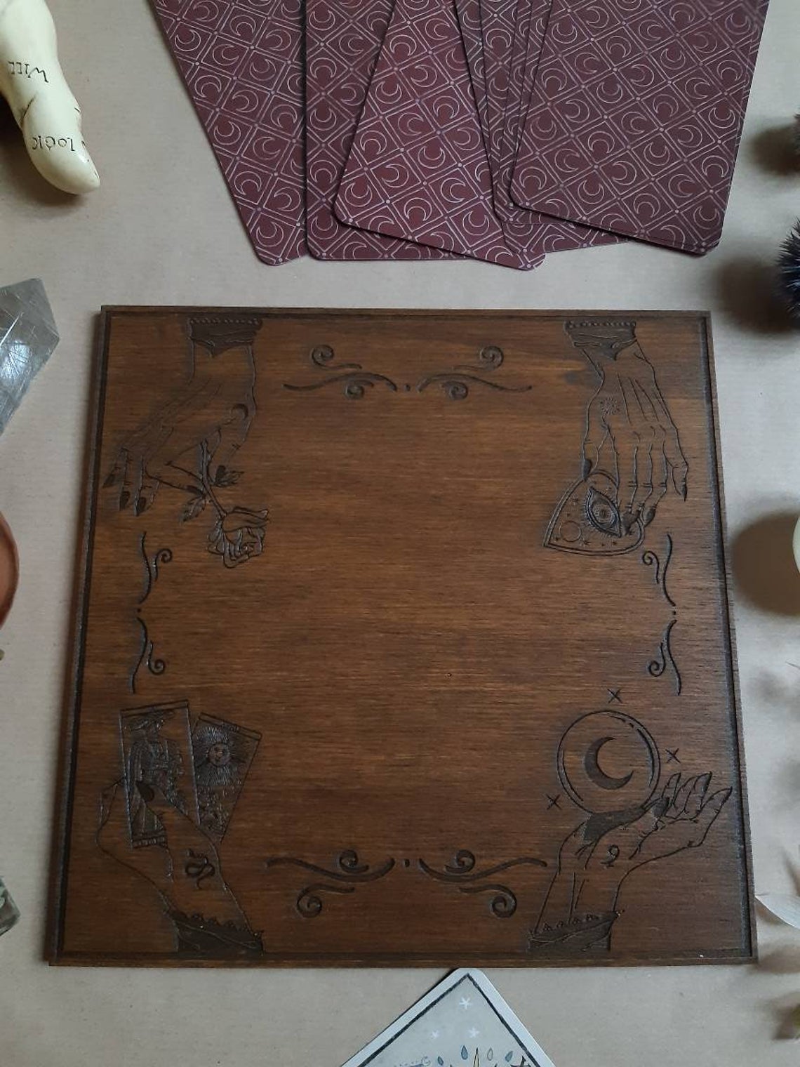 Planche de cartomancie Witch / Autel ésotérique