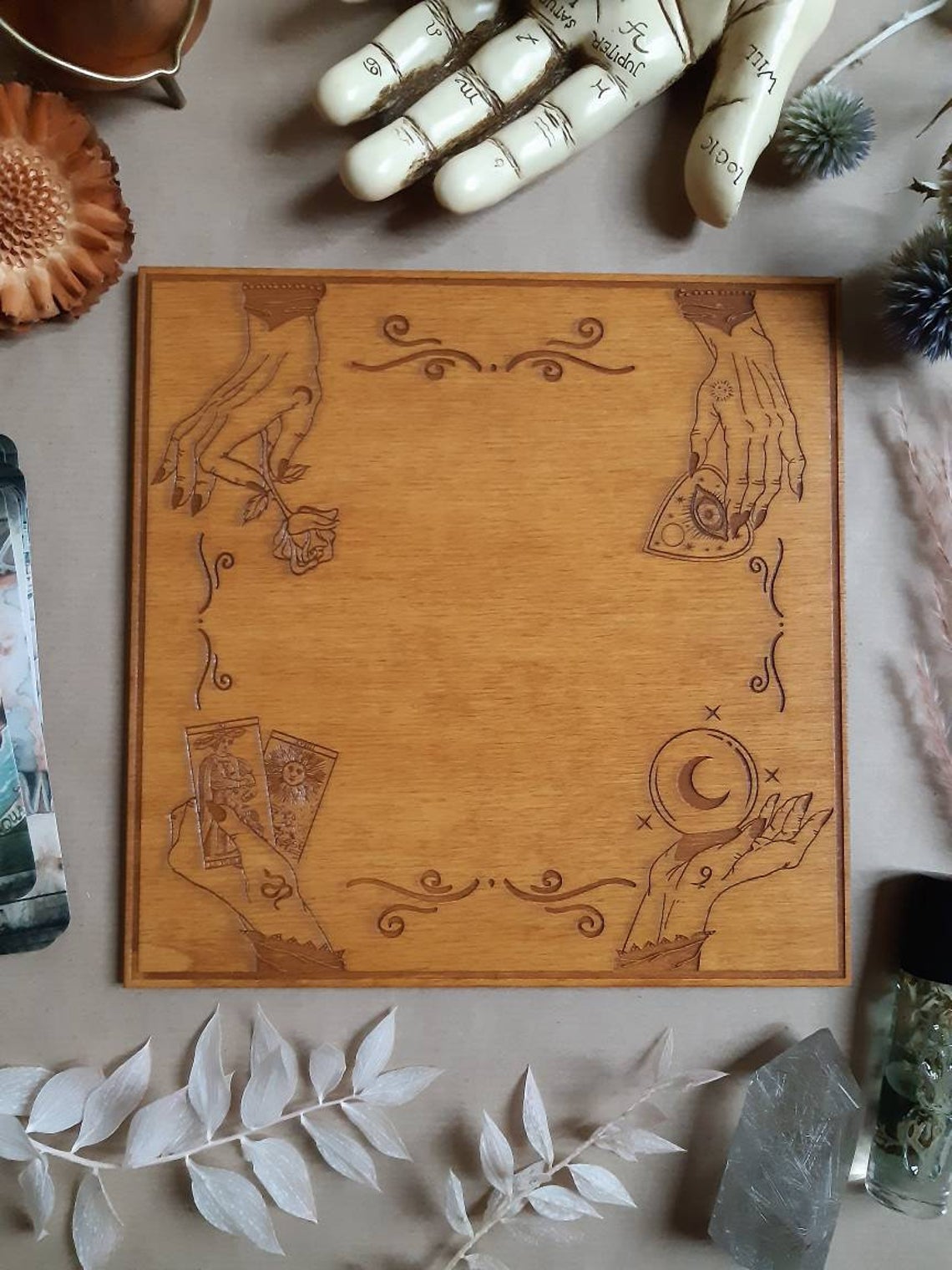 Planche de cartomancie Witch / Autel ésotérique