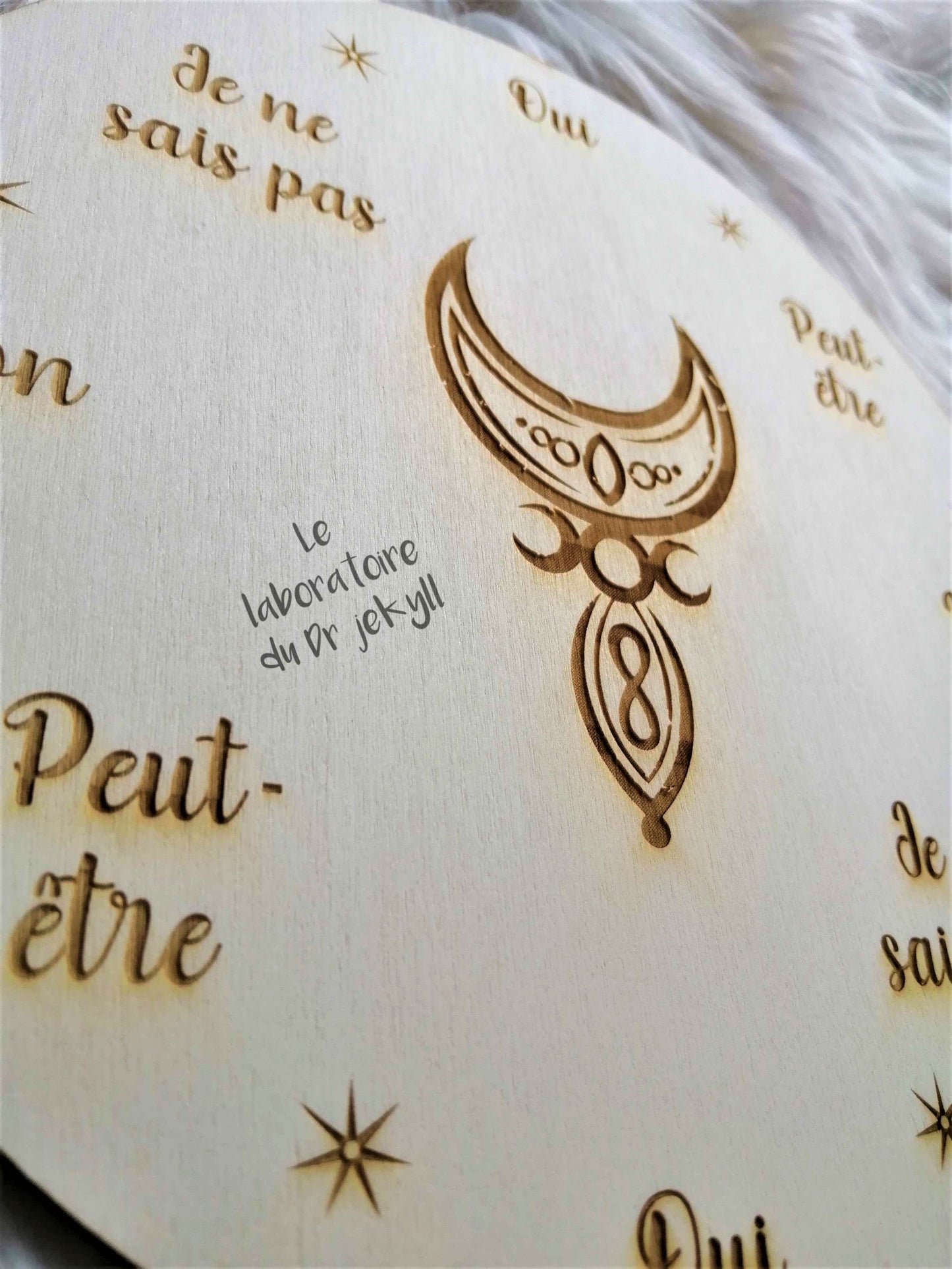 🌙 Planche de Radiesthésie Lune Mystique – Outil Artisanale pour Pendule et Divination Spirituelle