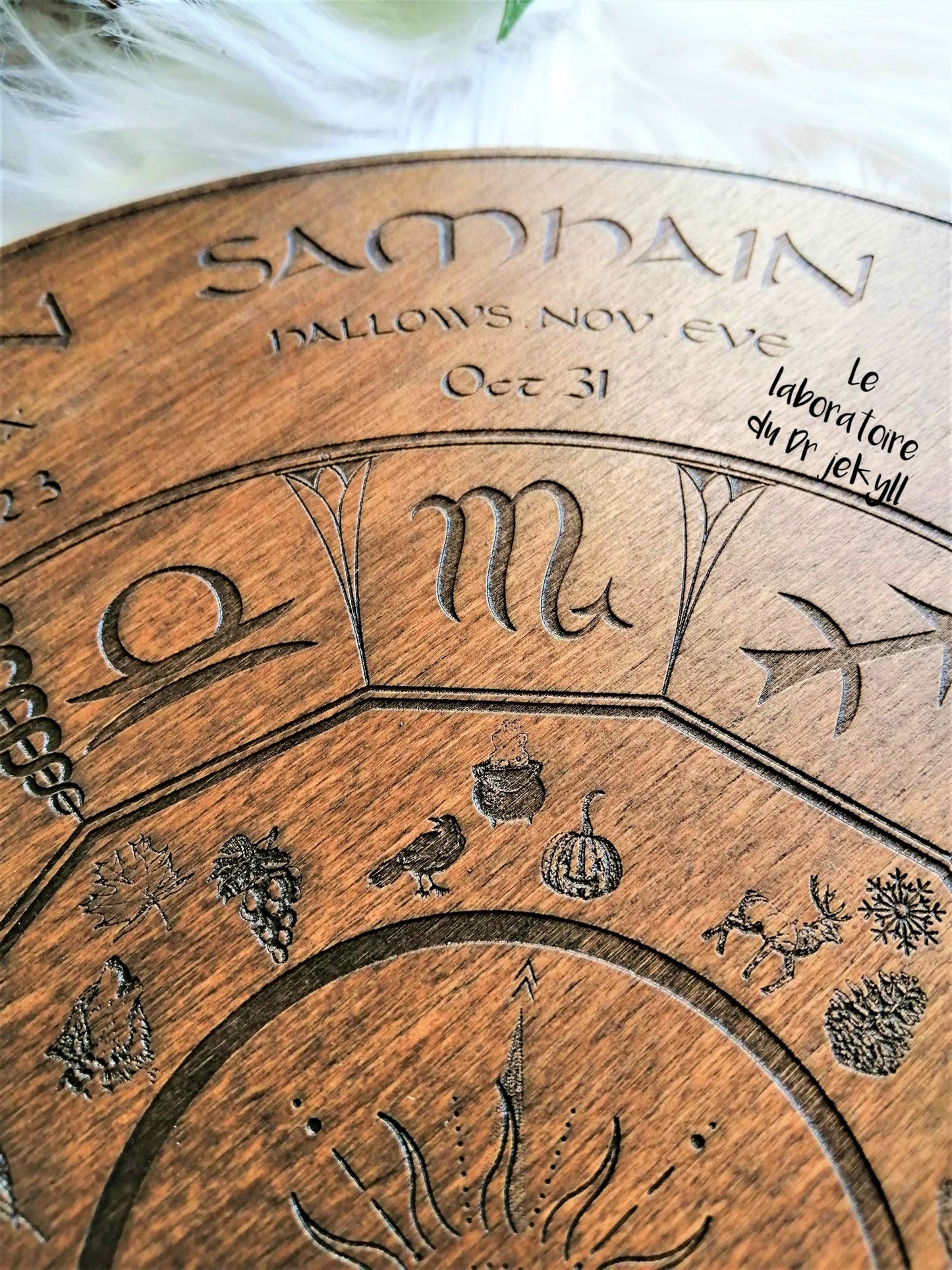🌿 Roue de l'Année – Gravure Artisanale en Bois, Décoration Spirituelle et Ésotérique