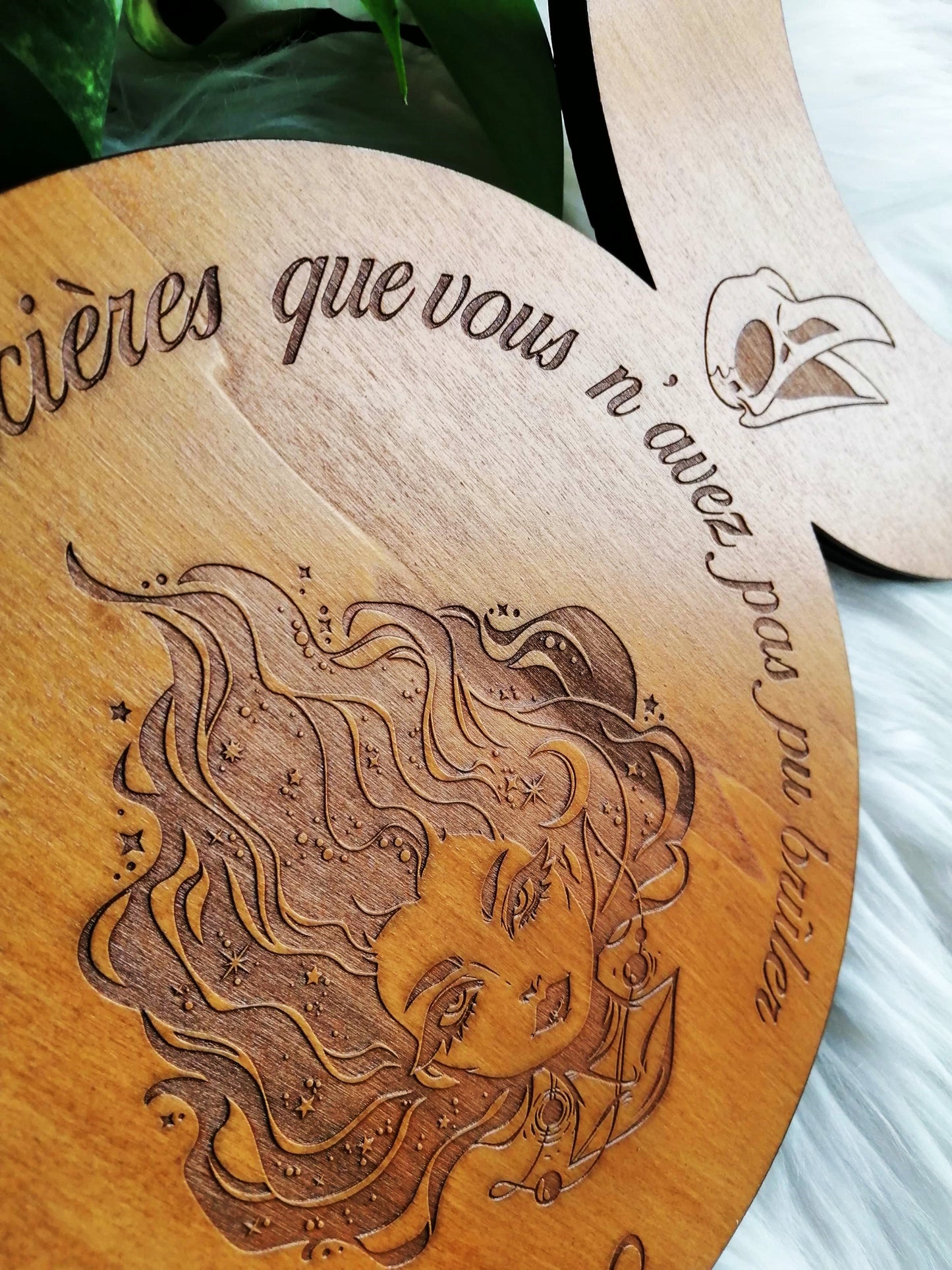 Triple lune "Nous sommes les petites-filles des sorcières que vous n'avez pas pu brûler".