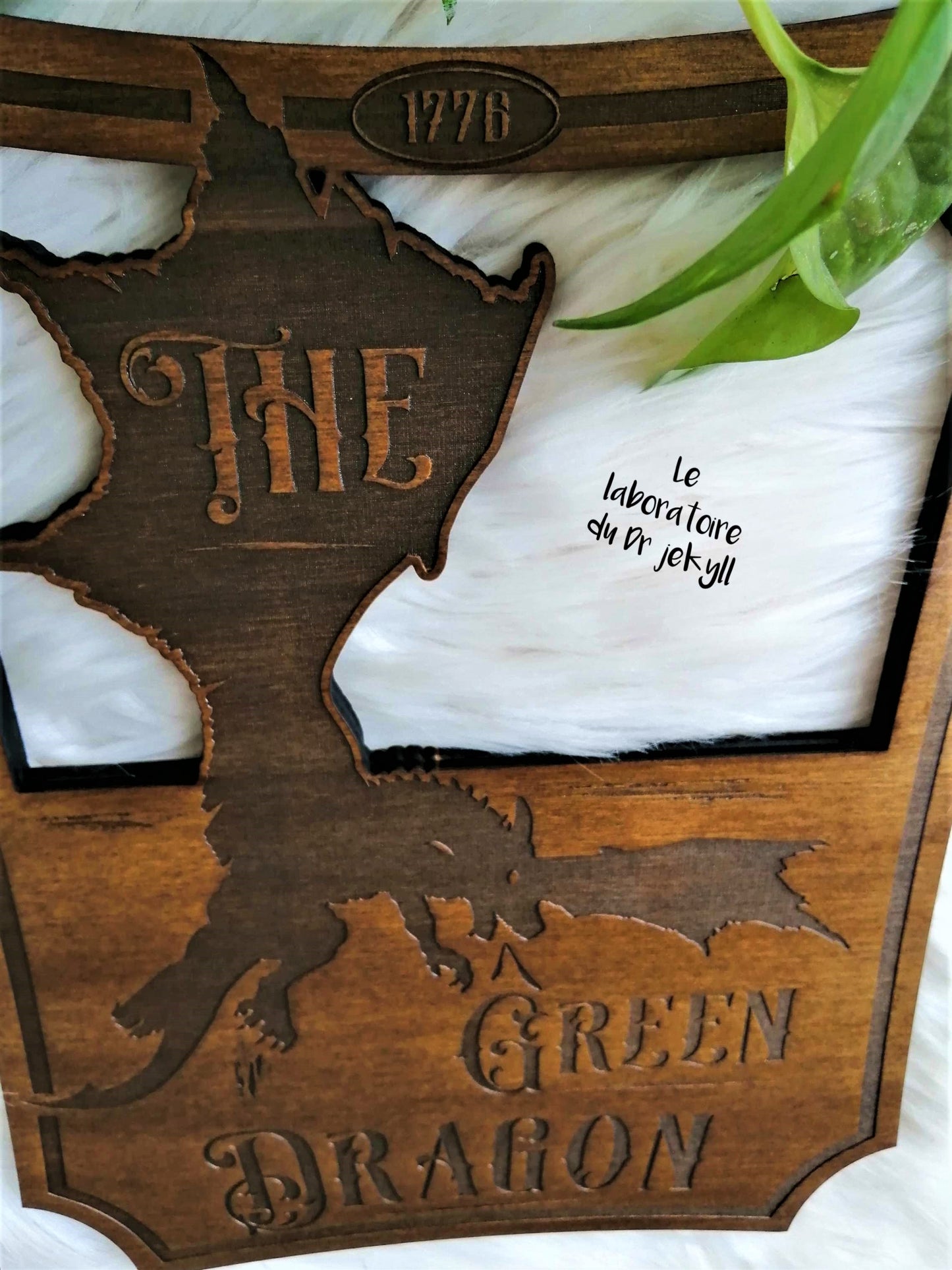 🐉 The Green Dragon - Le Dragon Vert | Gravure en Bois Artisanale, Décoration Unique