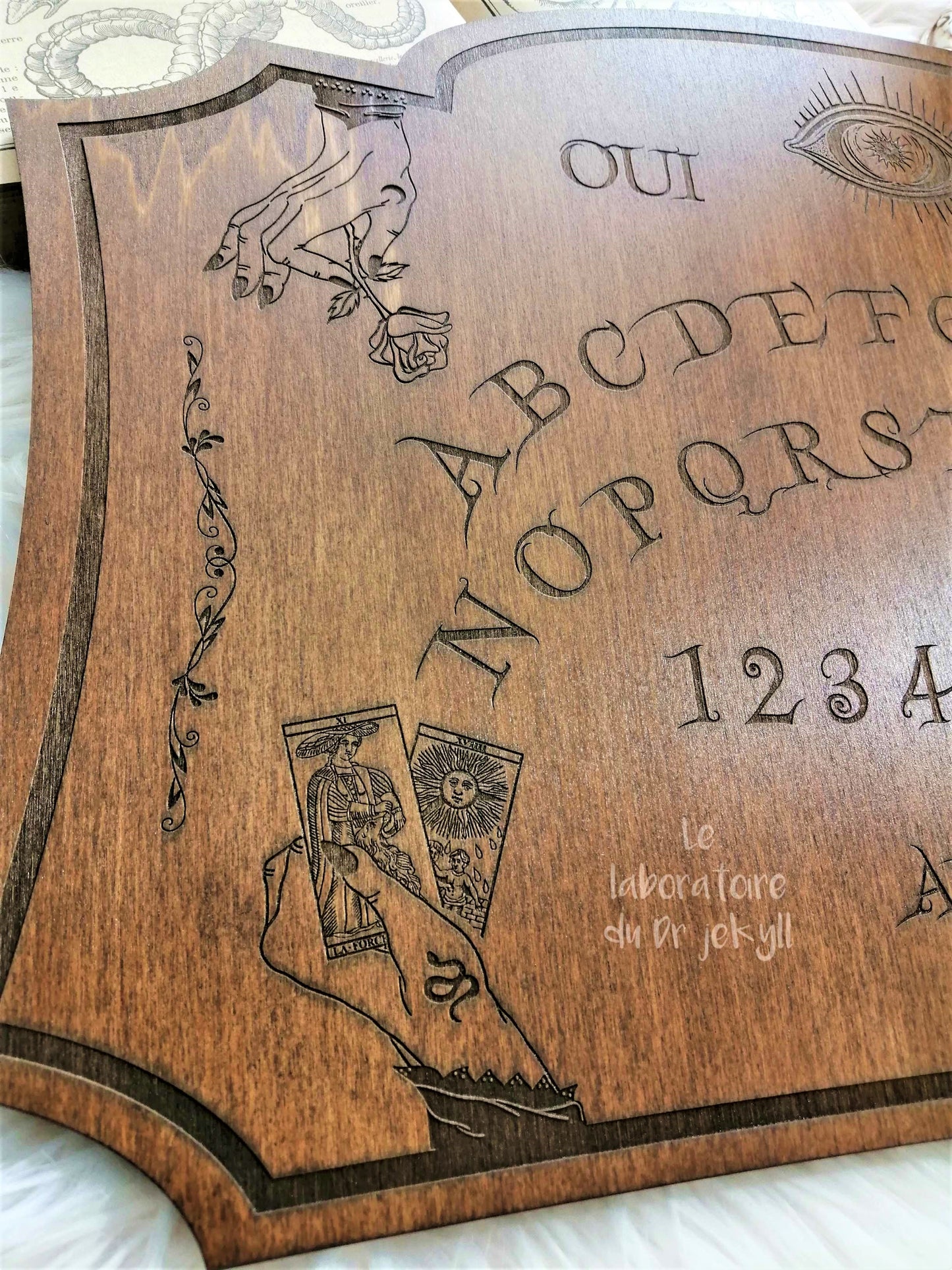 Planche Ouija Mystique Artisanale - Grand Format en Bois, Divination et Décoration Ésotérique Unique