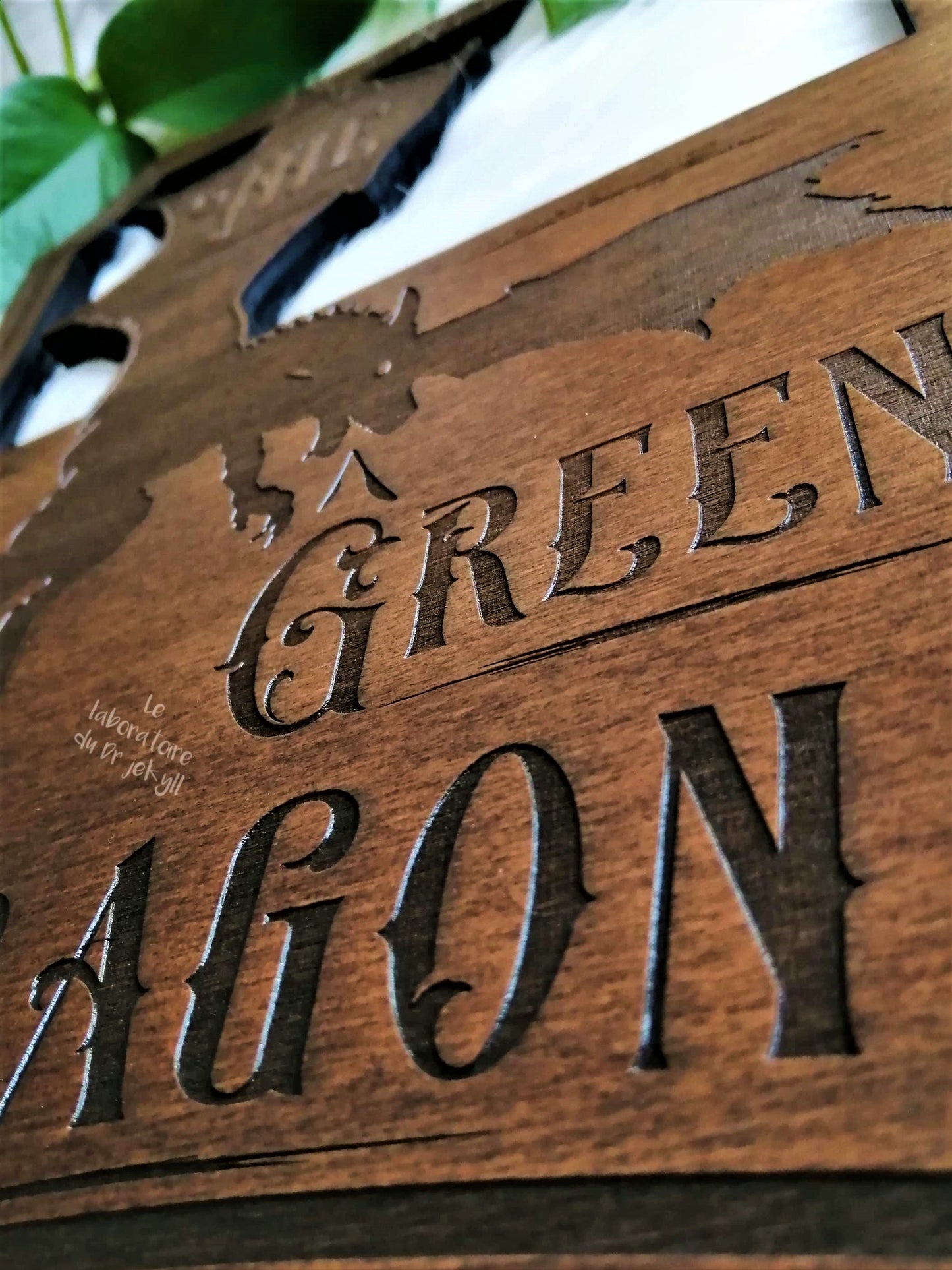 🐉 The Green Dragon - Le Dragon Vert | Gravure en Bois Artisanale, Décoration Unique