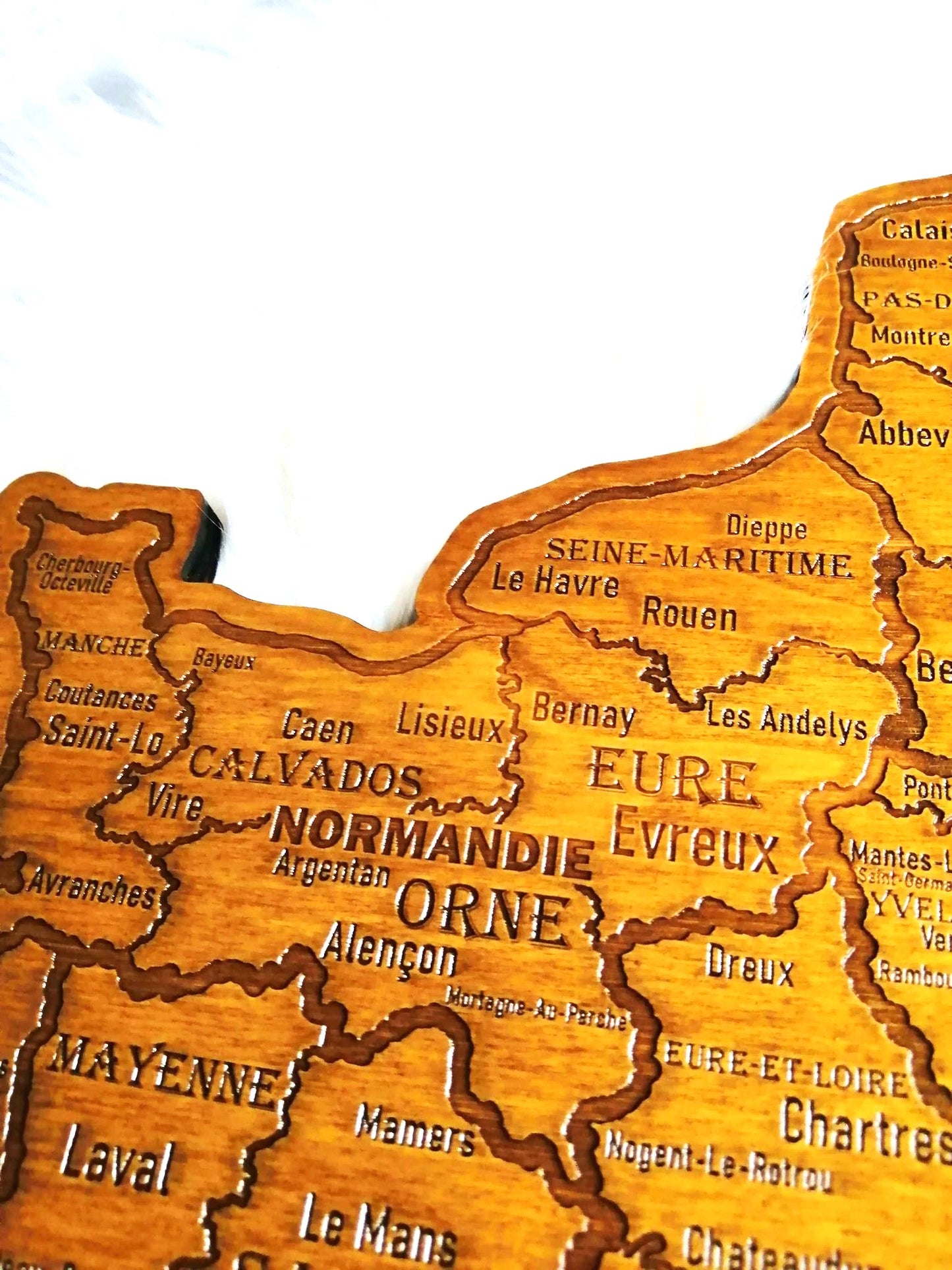 Carte de France en Gravure sur Bois - Décoration Artisanale Unique, Accessoire Rustique pour Votre Intérieur