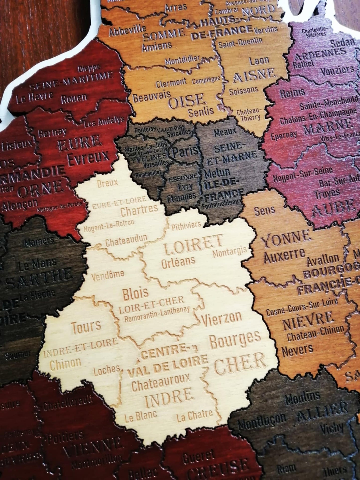 Carte en bois personnalisée avec nom de ville gravé – cadeau unique