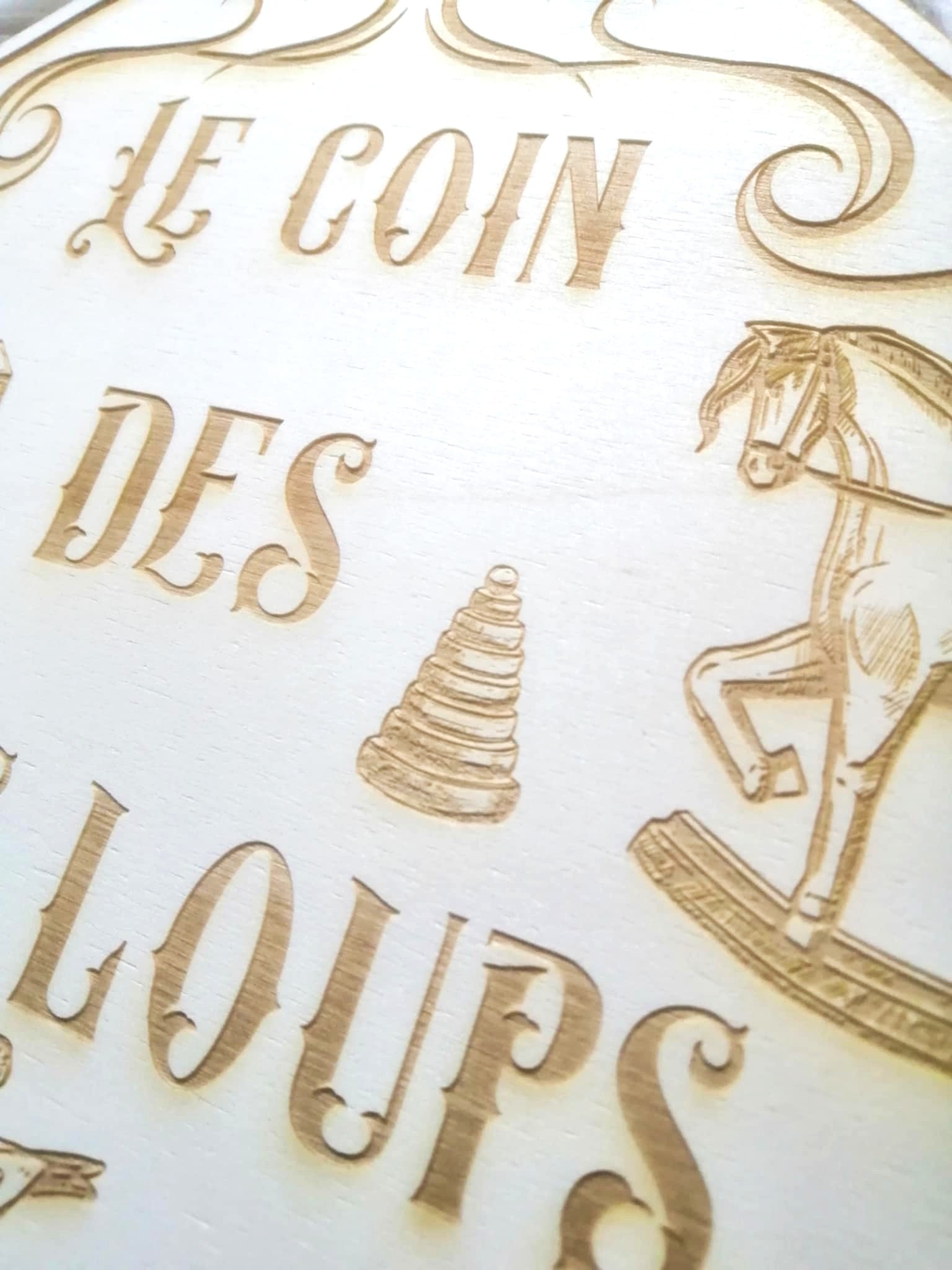 Plaque personnalisée en bois gravé "Le coin des p’tits loups" chambre enfant