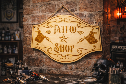 Tatouage, Plaque pour salon de tatouage, Tattoo Shop gravée en bois – Décoration vintage artisanale pour salon de tatouage