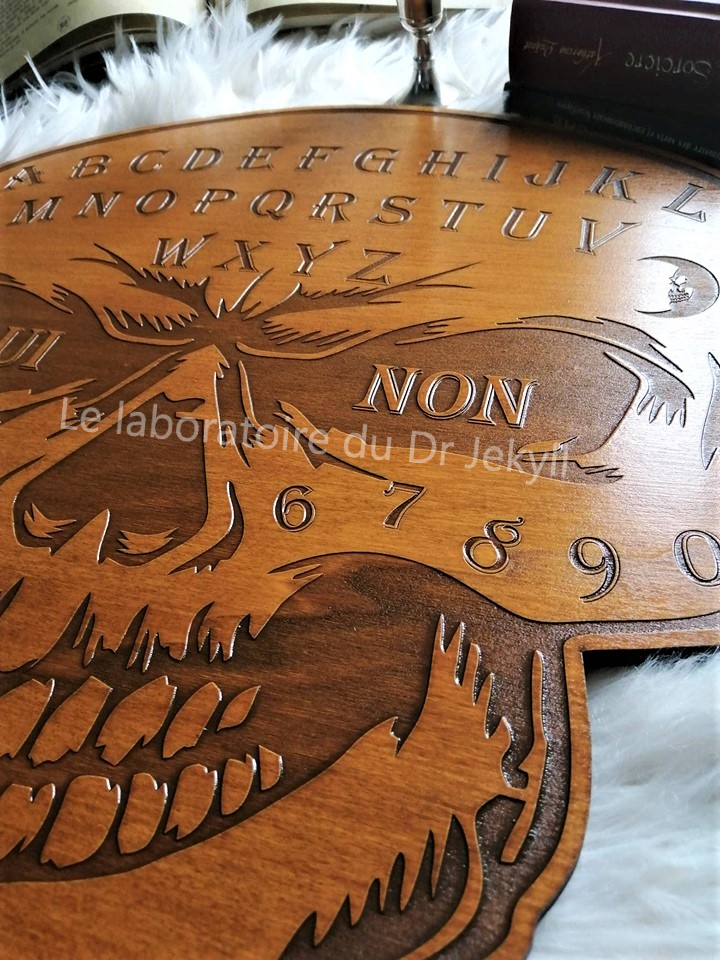 Planche Ouija Skull Artisanale - Grand Format en Bois, Divination et Décoration Mystique Unique