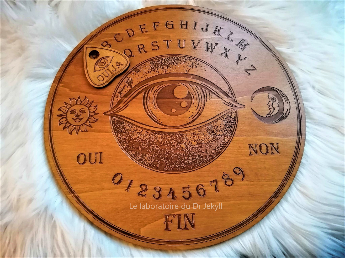 Planche Ouija "Watch me"
