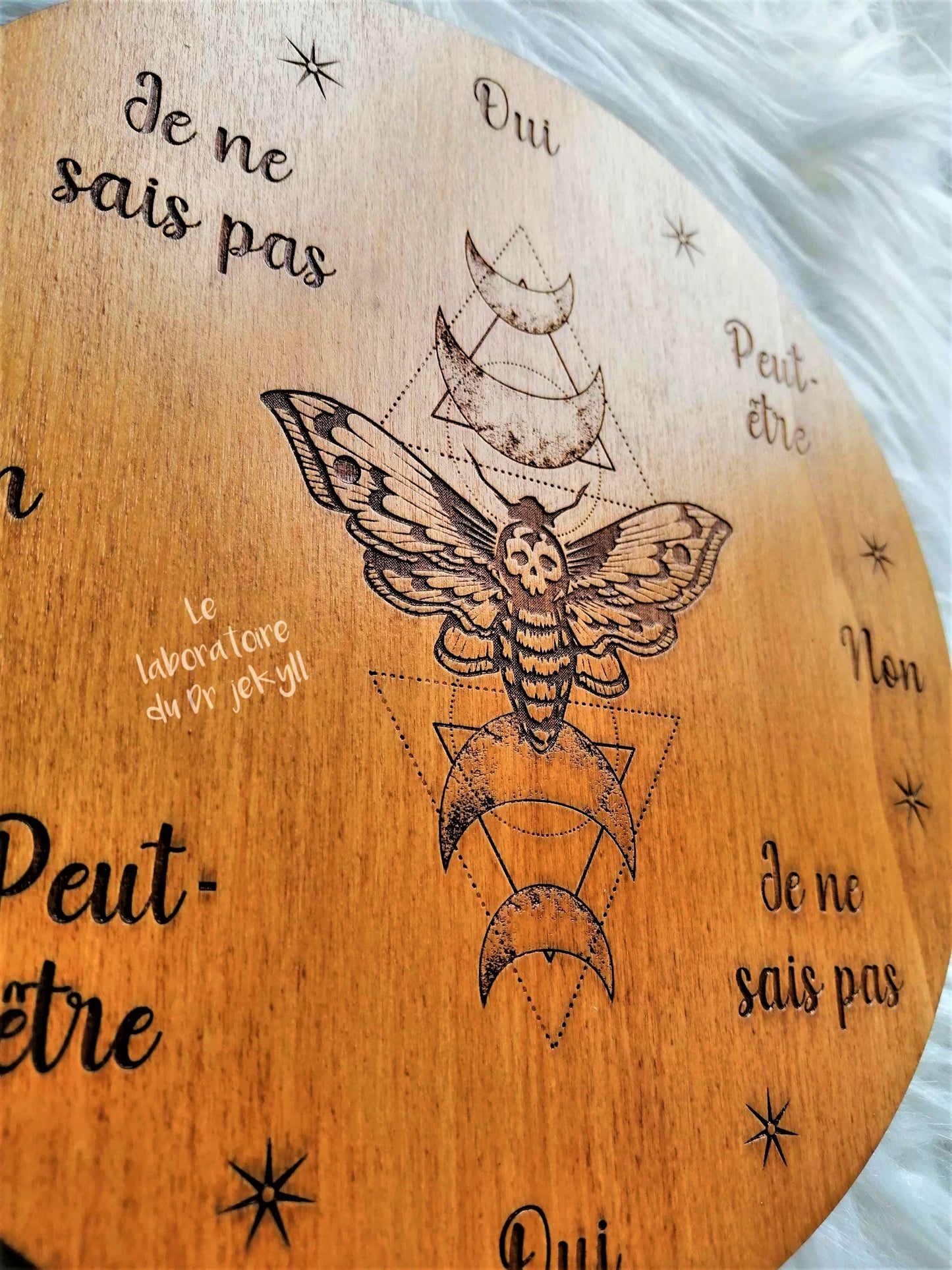 🦋 Planche de Radiesthésie Papillon Lunaire – Outil Artisanale pour Pendule et Divination Spirituelle